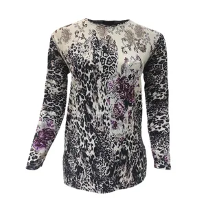 بلوز آستین بلند زنانه مدل موهر یقه گرد نگین کاری گل دار رنگ طوسی