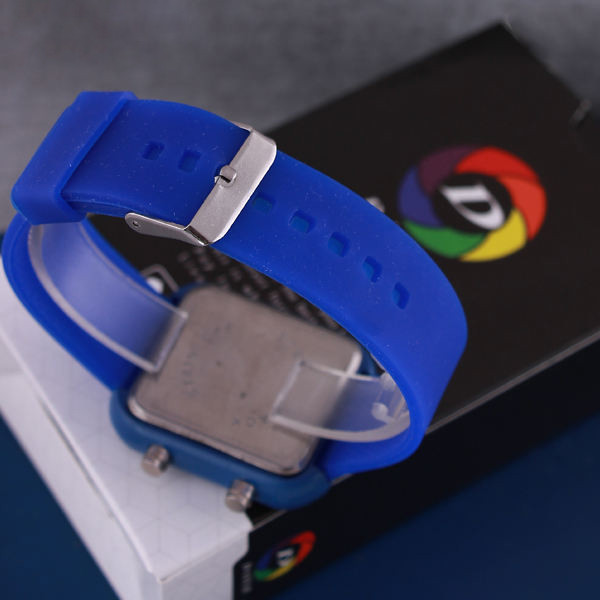 ساعت مچی دیجیتال مدل LE 3930 -SO-ME ساعت مچی دیجیتال مدل LE 3930 -SO-ME