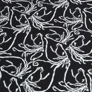     پارچه لباس مدل کرپ مازراتی طرحدار  کد 27