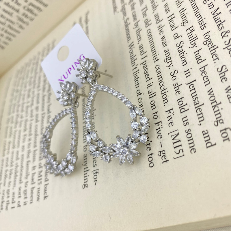 گوشواره زنانه ژوپینگ مدل جواهری کد E4387 گوشواره زنانه ژوپینگ مدل جواهری کد E4387