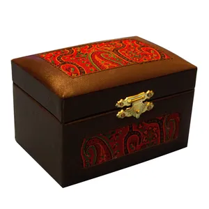 جعبه جواهرات مدل چرمی بافت ترمه کد 152