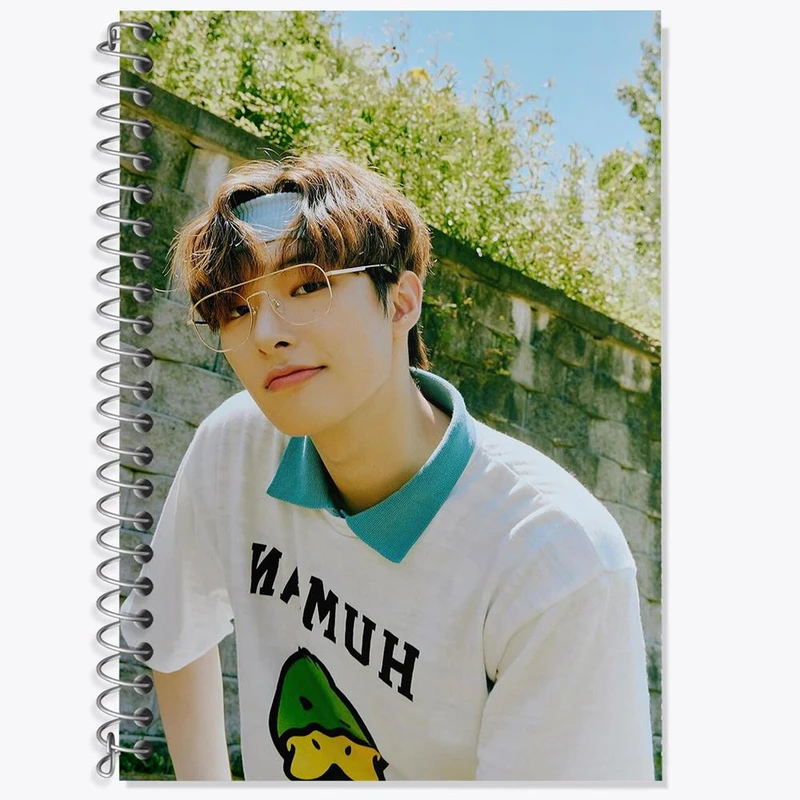 دفتر زبان 50 برگ خندالو مدل سه خط طرح مینگی گروه ایتیز ATEEZ کد 12297