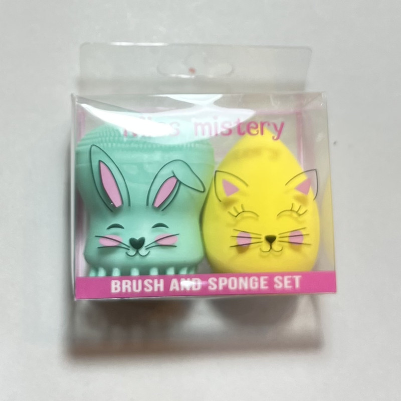 پد آرايشى ميسترى مدل 01 به همراه برس پاک کننده صورت مدل 01