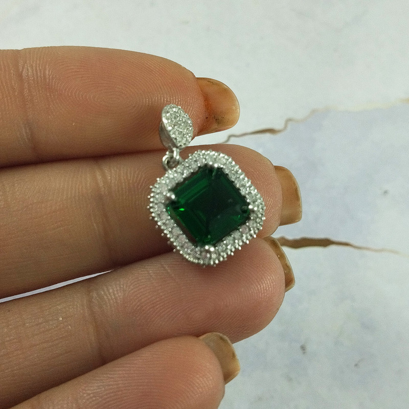 آویز گردنبند نقره زنانه سلین کالا مدل زمرد کد 13 آویز گردنبند نقره زنانه سلین کالا مدل زمرد کد 13