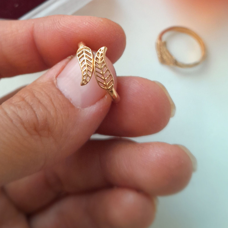 انگشتر زنانه مدل برگ فانتزی  طلاروس کد t.s.70725