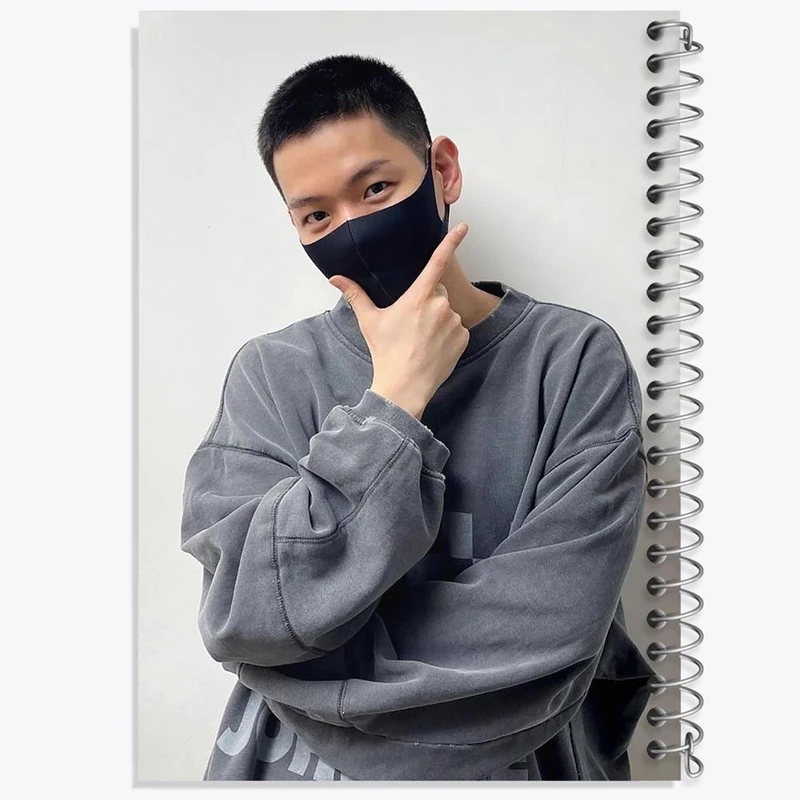 دفتر نت موسیقی 50 برگ خندالو مدل بکهیون گروه اکسو EXO کد 16827