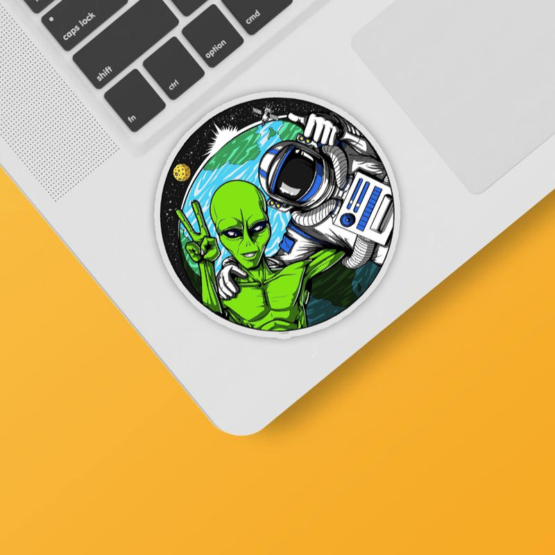 استیکر لپ تاپ و موبایل گوفی طرح فضانورد مدل Alien 45