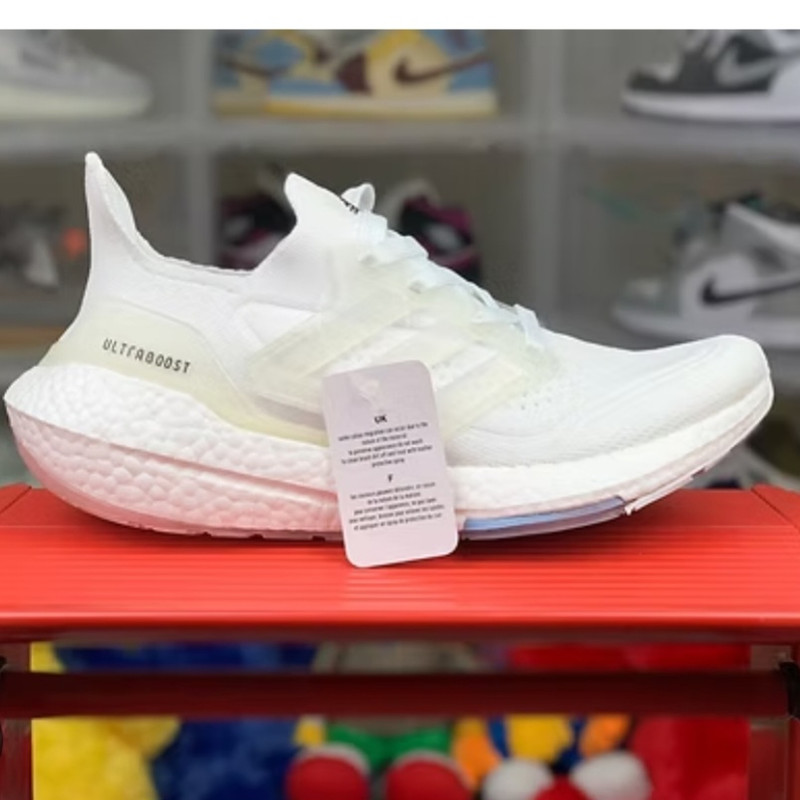 کفش رانینگ آدیداس مدل Ultraboost