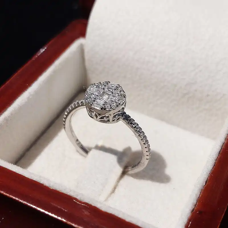 انگشتر نقره زنانه جی تی ای مدل امرالدکات