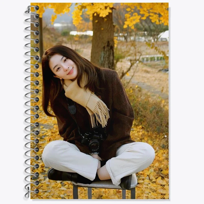 دفتر زبان 50 برگ خندالو مدل دو خط طرح سولگی گروه رد ولوت Red Velvet کد 13011