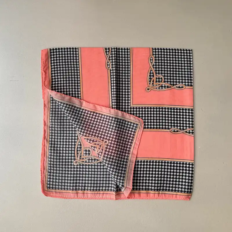 روسری زنانه مدل مینی اسکارف نخی پیچازی راه راه