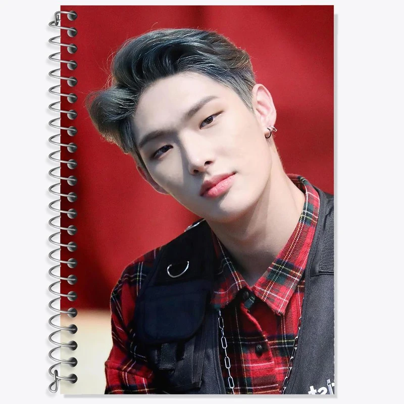 دفتر زبان 50 برگ خندالو مدل دو خط طرح مینگی گروه ایتیز ATEEZ کد 21247