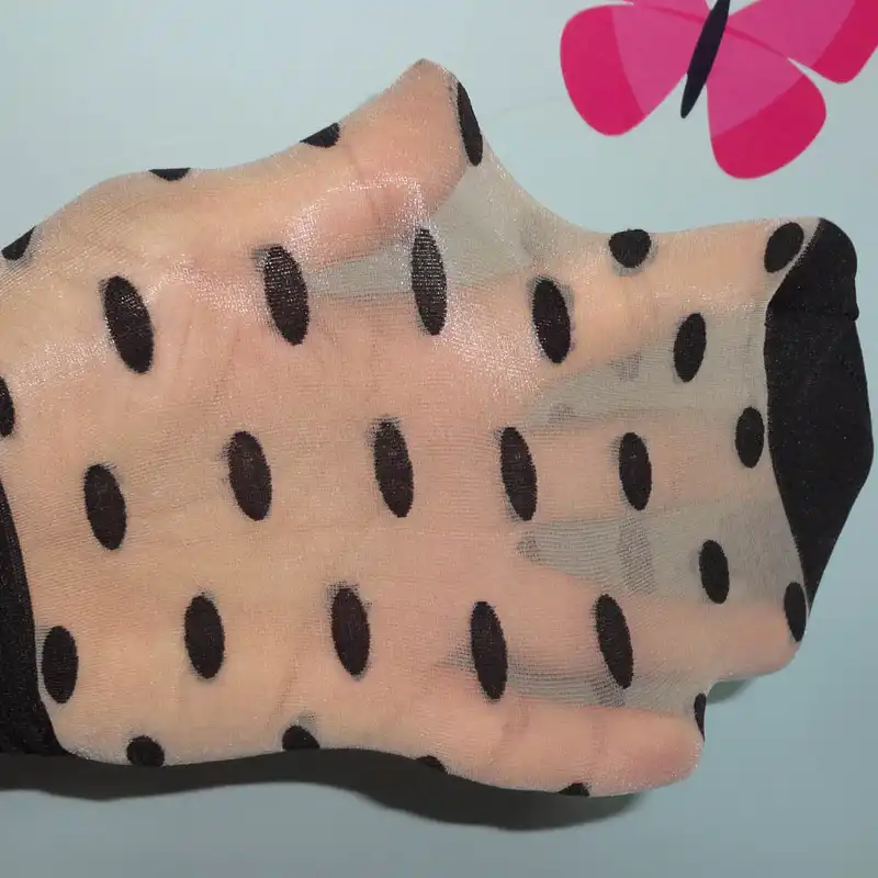 جوراب زنانه مدل شیشه ای توپ توپ رنگ کرم