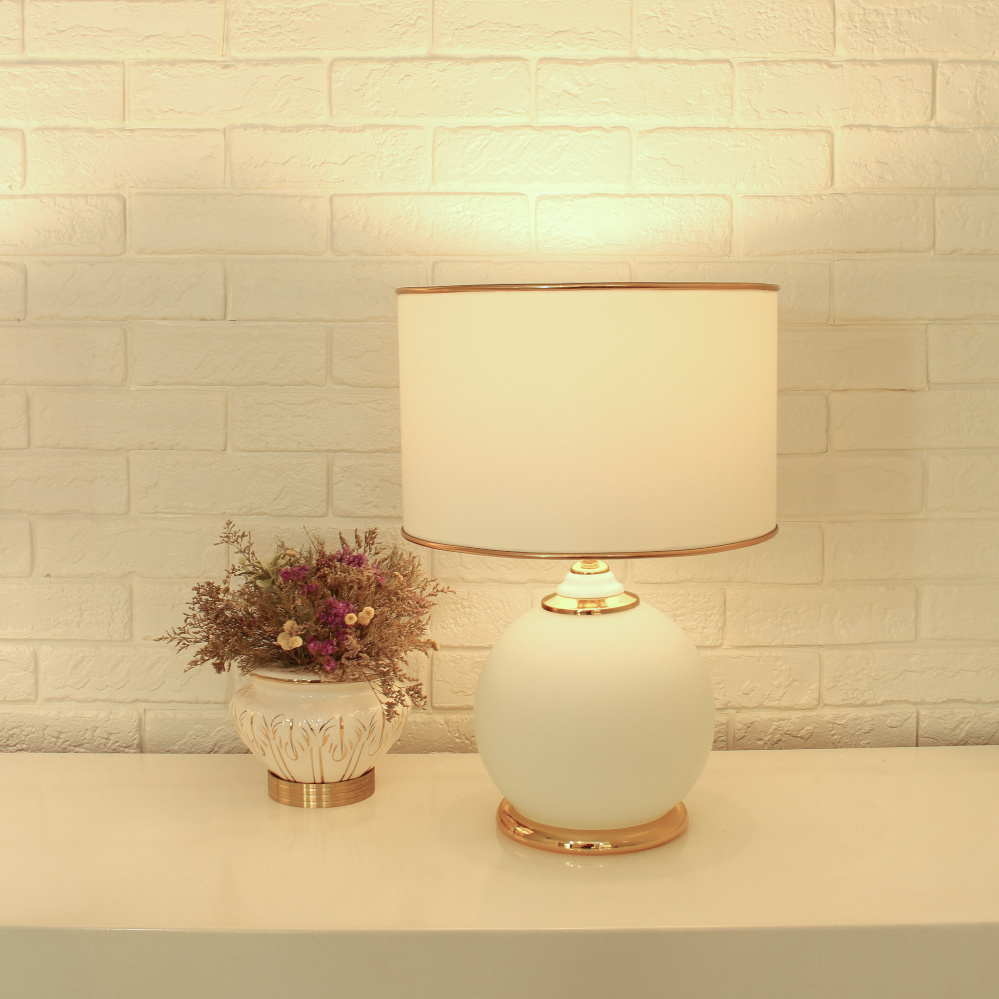 آباژور رومیزی مدل شیشه ای آسرین A004