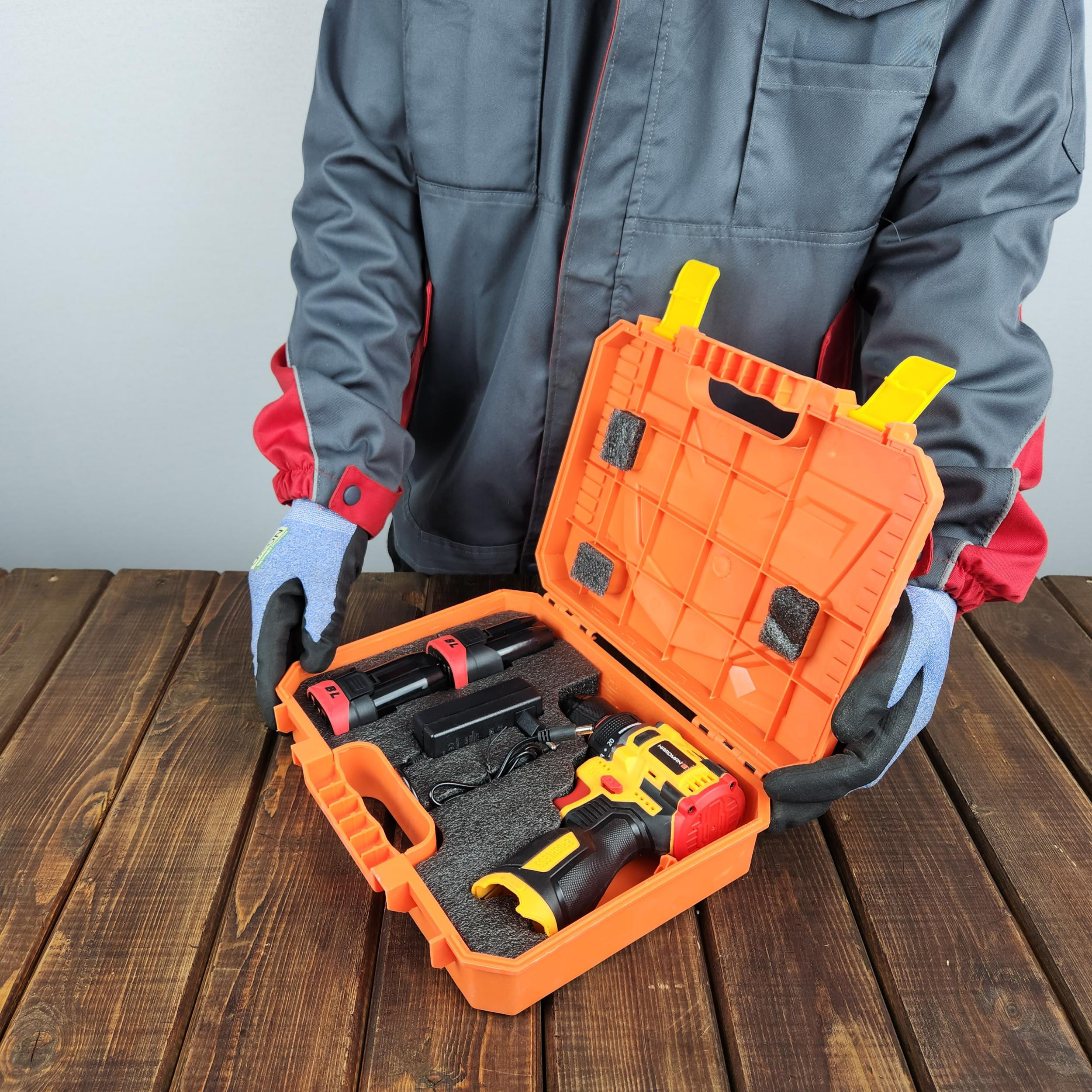 دریل پیچ گوشتی شارژی صنعتی هاردمن کد 16.8v براشلس دریل پیچ گوشتی شارژی صنعتی هاردمن کد 16.8v براشلس