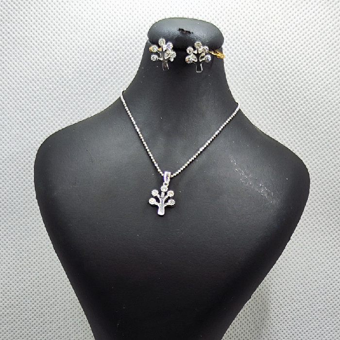 نیم ست نقره زنانه مدل سنگ برلیان اتمی کد 253