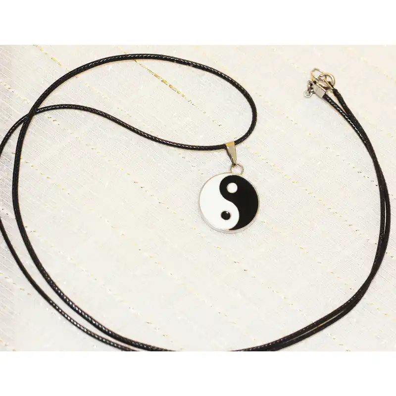 گردنبند مدل یین و یانگ