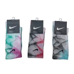 جوراب ورزشی ساق بلند زنانه مدل آبرنگی 05 بسته 3 عددی