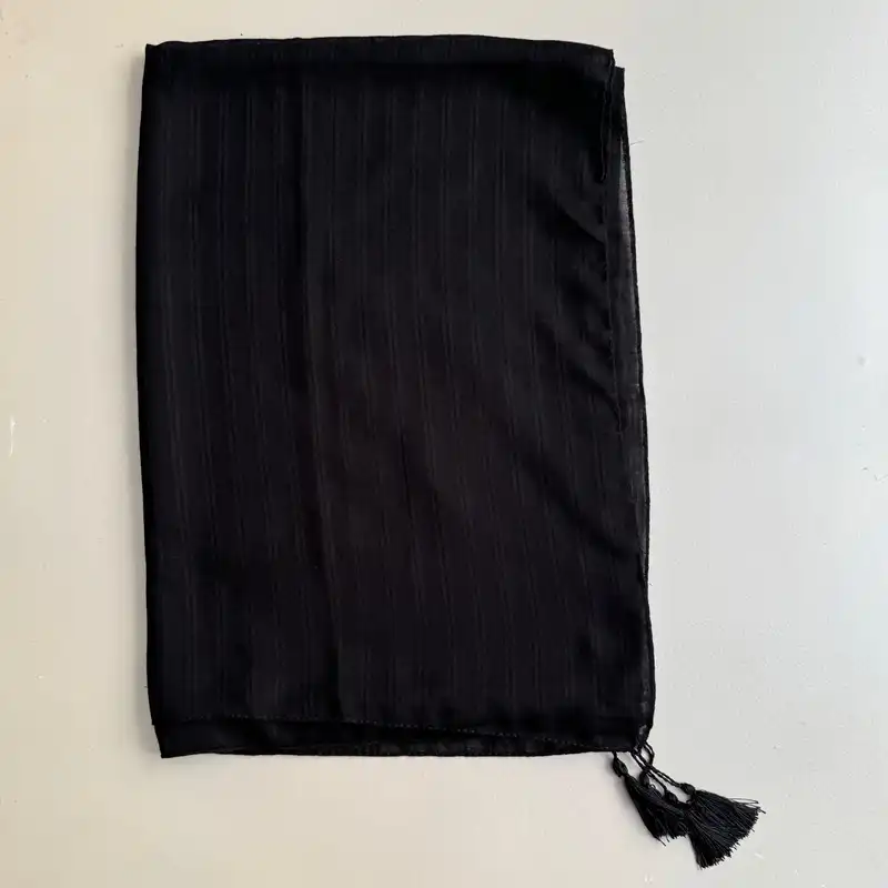 شال زنانه مدل ساده نخی راه راه منگوله دار چهار فصل