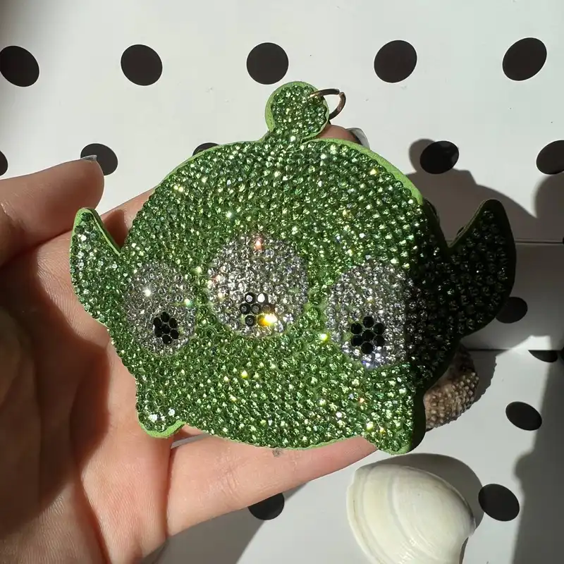 جاکلیدی مدل آدم فضایی نگینی