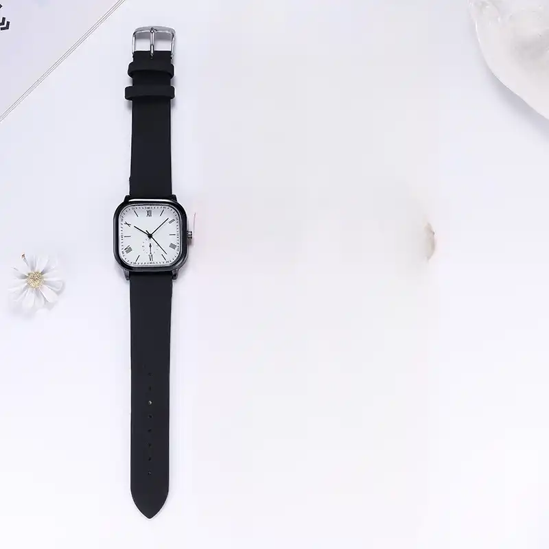 ساعت مچی عقربه ای مدل کلاسیک بند چرم کد 3