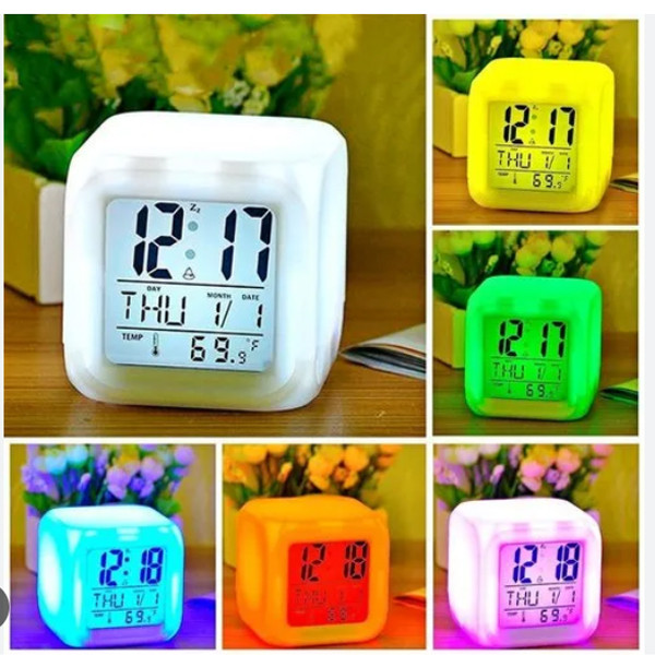 ساعت رومیزی مدل مکعبی