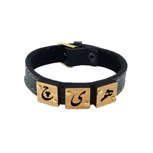 دستبند مدل چرم طبیعی و چوب هیچ