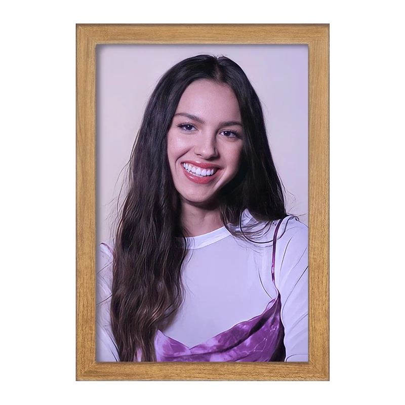 تابلو خندالو مدل اولیویا رودریگو Olivia Rodrigo  کد 19253