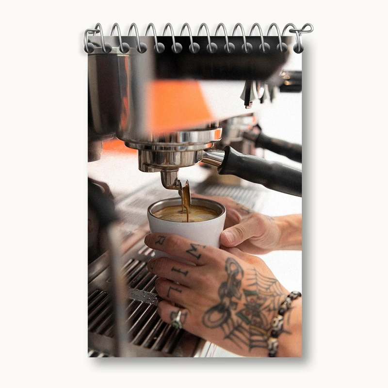 دفتر یادداشت 50 برگ خندالو مدل باریستا کافه چی کد F1487