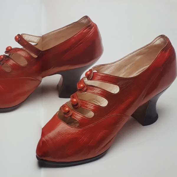 كتاب Rayne Shoes for Stars اثر Michael Pick انتشارات ACC Art Books كتاب Rayne Shoes for Stars اثر Michael Pick انتشارات ACC Art Books