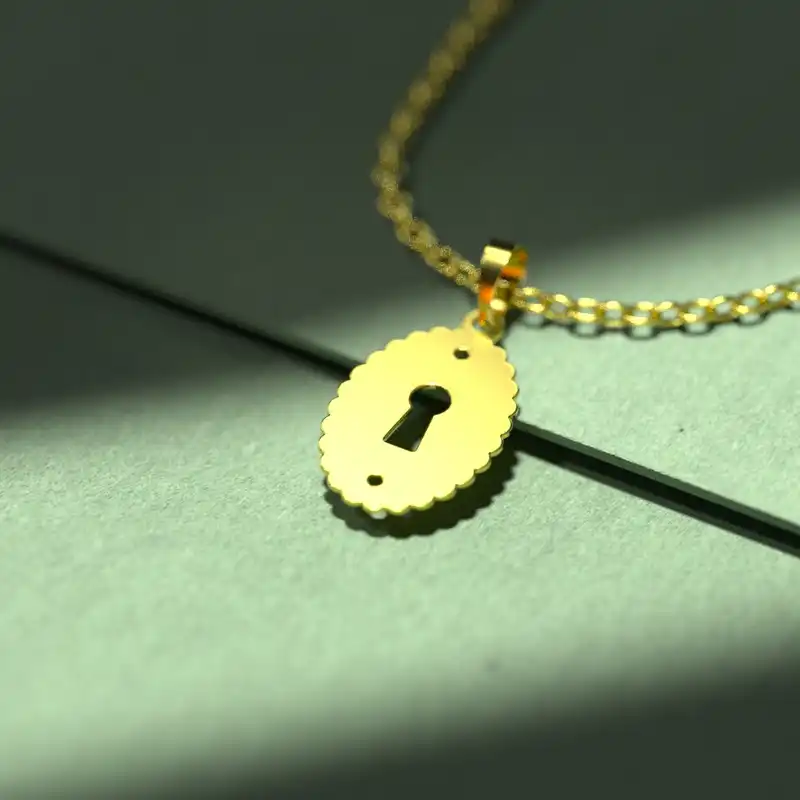 گردنبند طلا 18 عیار زنانه مدوپد مدل قفل کد F3-1-1156