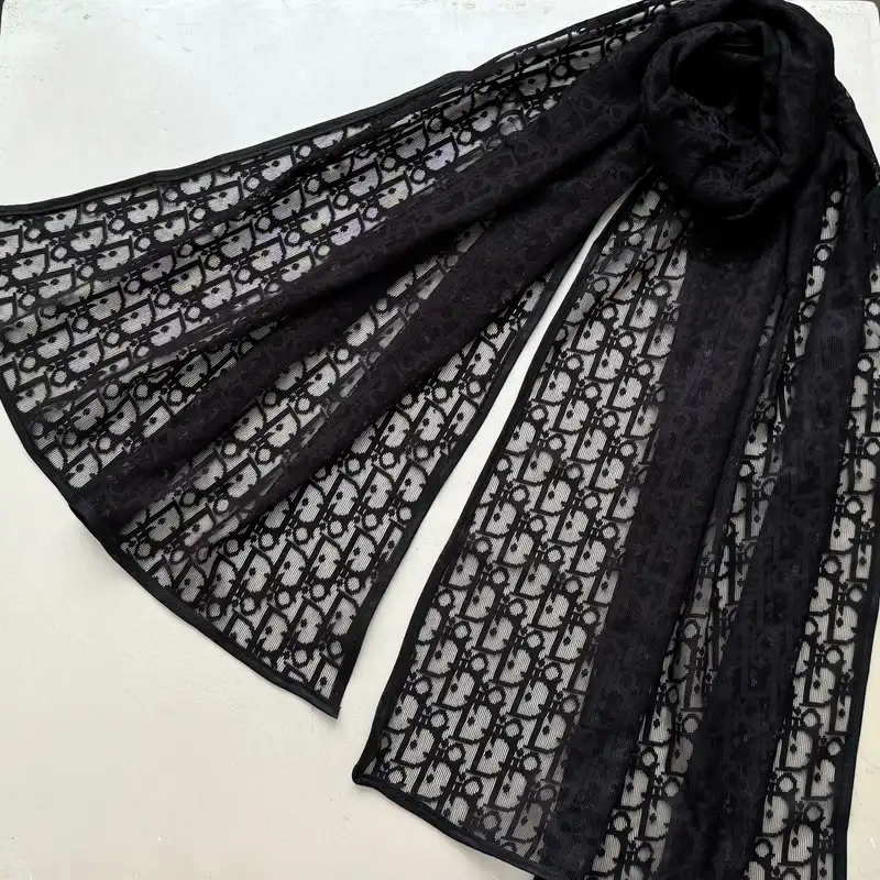 شال زنانه مدل توری برجسته مجلسی کد 1