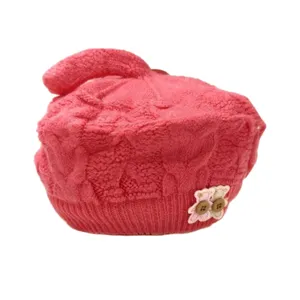 کلاه بافتنی بچگانه مدل برت گلدار رنگ گلبهی