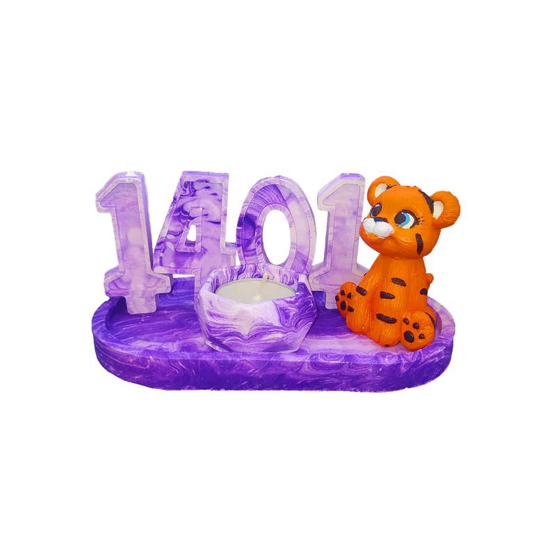 مجسمه مدل سال 1401 به همراه شمع