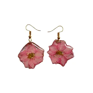 گوشواره دخترانه مدل گل طبیعی