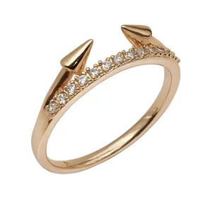 انگشتر زنانه مدل نیزه کد cm4139