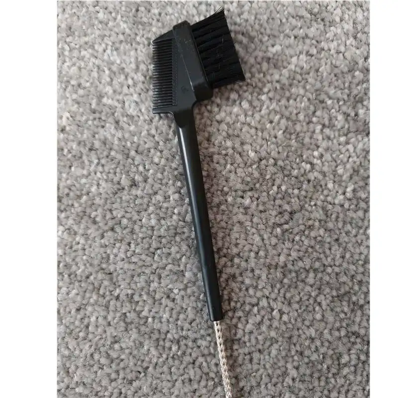 شانه ابرو مدل دم فلزی کد bb