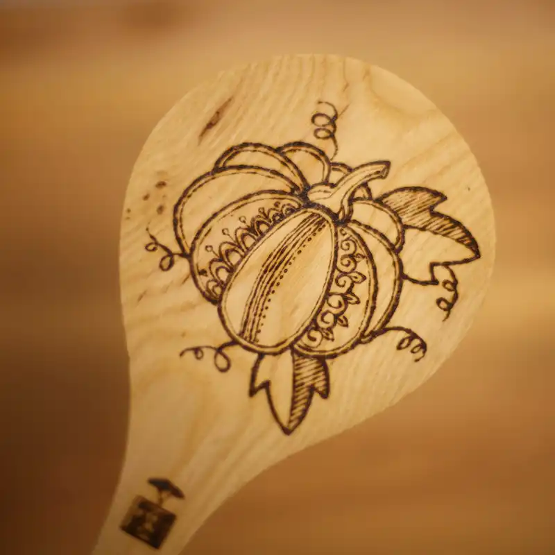 کفگیر چوبی وودلندزون مدل کدو تنبل