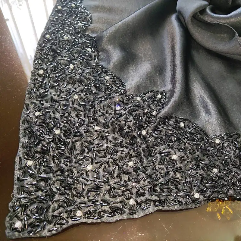 روسری زنانه مدل کوپرا جواهردوزی