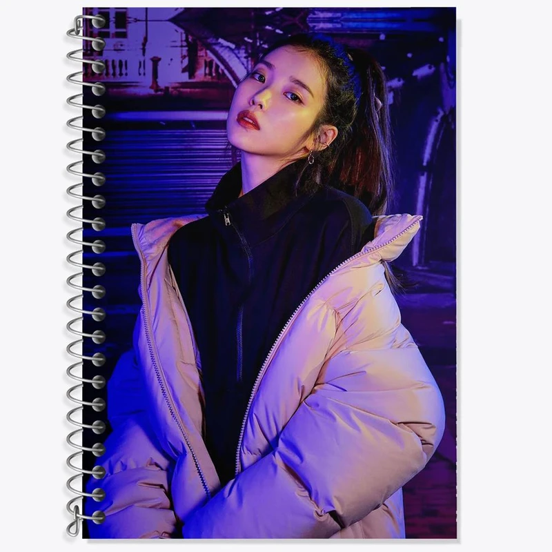 دفتر زبان 50 برگ خندالو مدل دو خط طرح آیو IU کد 11610