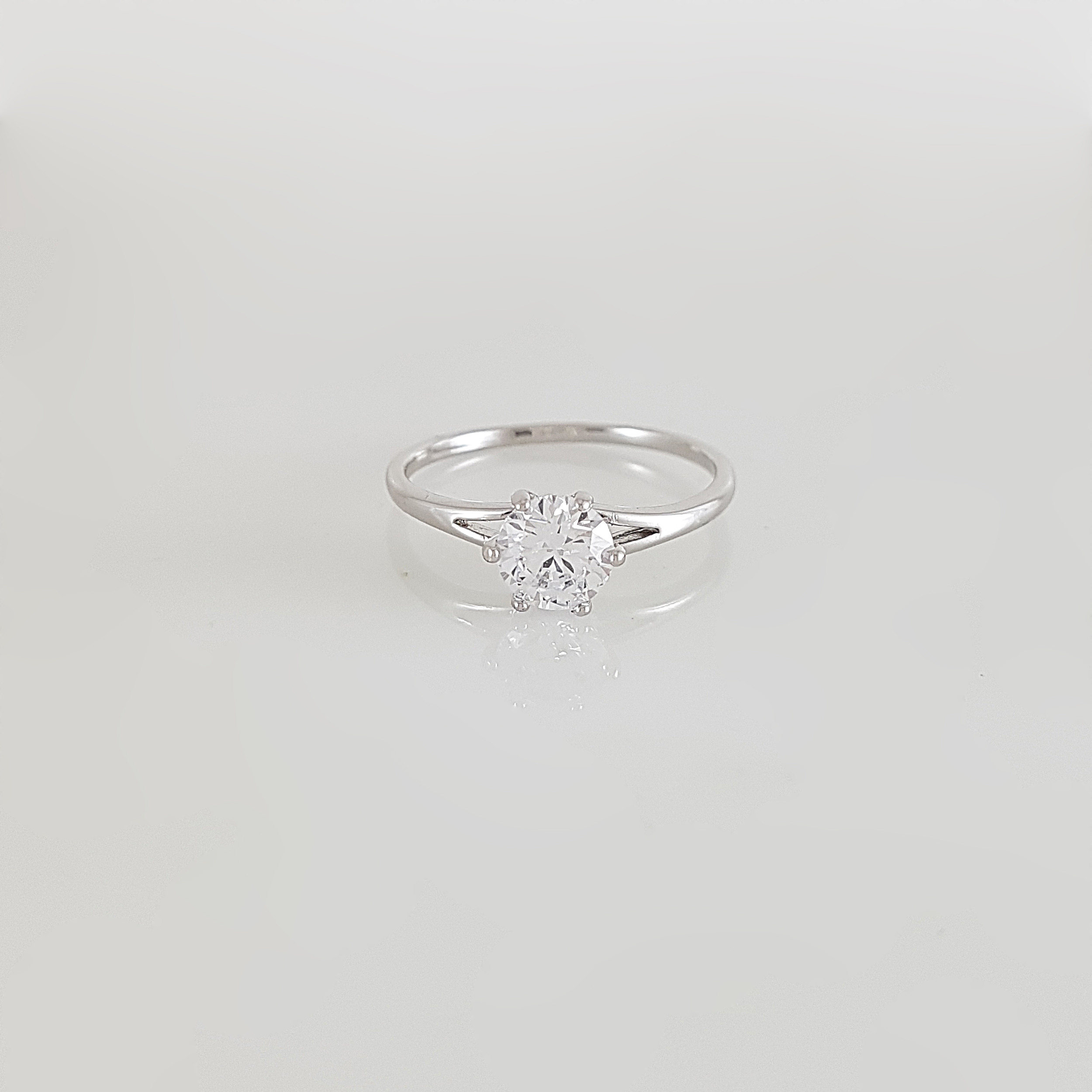 انگشتر زنانه ژوپینگ مدل تک نگین کد XP1059 انگشتر زنانه ژوپینگ مدل تک نگین کد XP1059