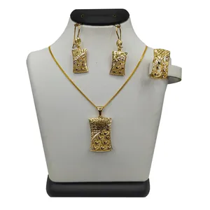 نیم ست طلا 18 عیار زنانه مدل ریناس