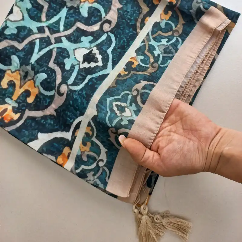 روسری زنانه مدل نخی قوار بزرگ سنتی گلدار کد 44