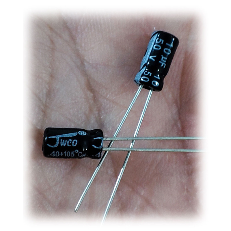 خازن الکترولیت 10 میکرو فاراد 50 ولت جی دبلیو کو کد Silvana-C04 بسته 50 عددی