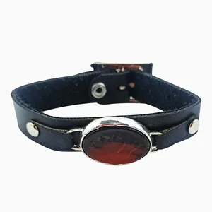 دستبند مردانه سلین کالا مدل عقیق خطی ce-As202