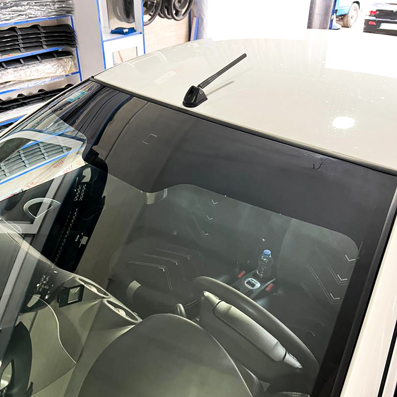 برچسب آفتابگیر شیشه جلو آرسی زد اسپرت مدل WingsRunna402 مناسب برای رانا