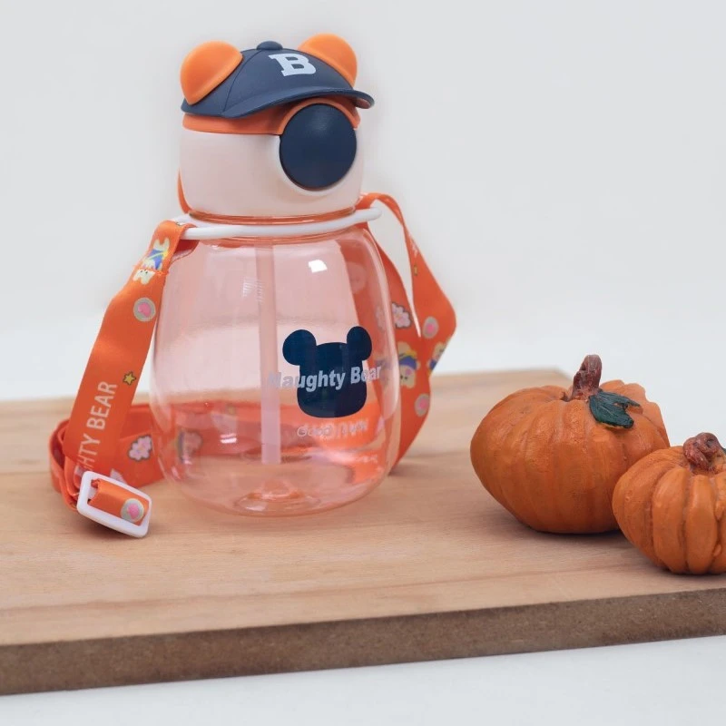 عکس شماره 2 : قمقمه کودک مدل نی دار شفاف طرح خرس کلاه دار ظرفیت 0.5 لیتر