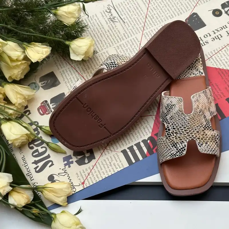 صندل زنانه نیکتا مدل پوست ماری کد CR