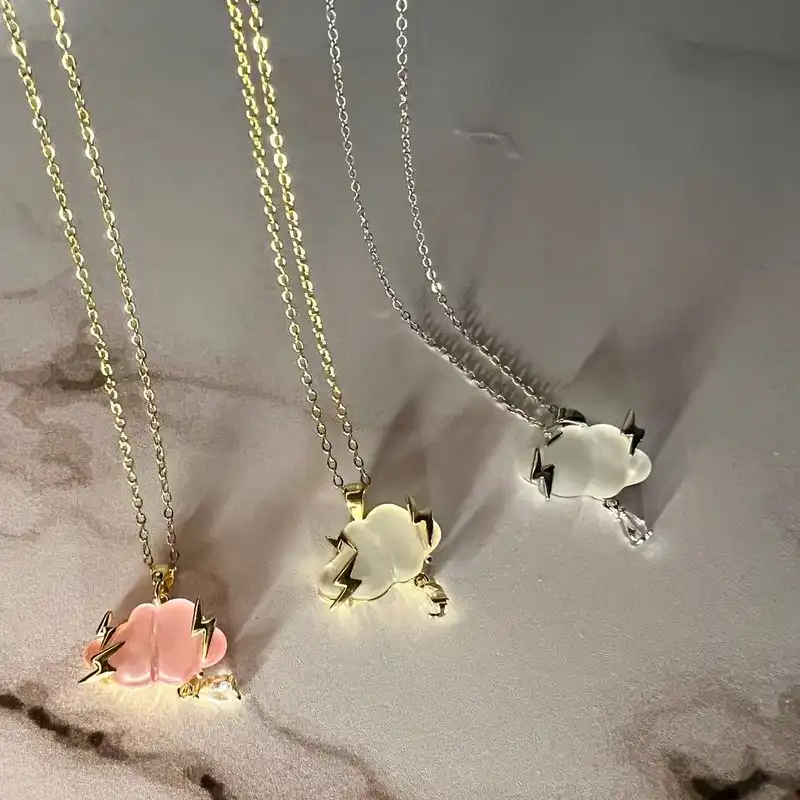 گردنبند زنانه مدل ابر و رعد و برق