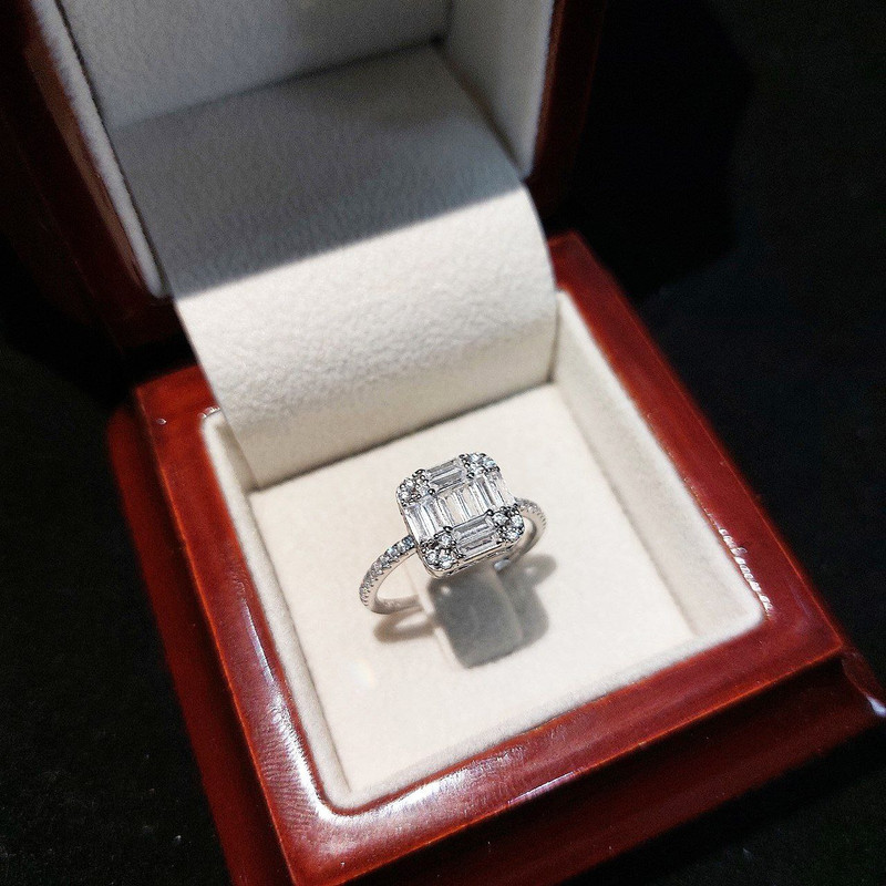 انگشتر نقره زنانه جی تی ای مدل امرالدکات